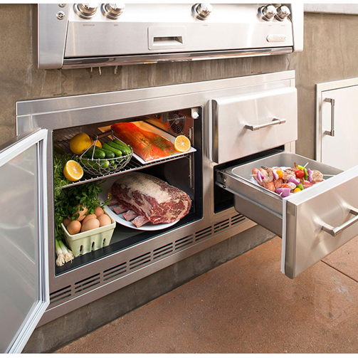 https://extremebackyarddesigns.com/wp-content/uploads/2016/12/Alfresco-7.25-Cu-Feet-Under-counter-Refrigerator.jpg