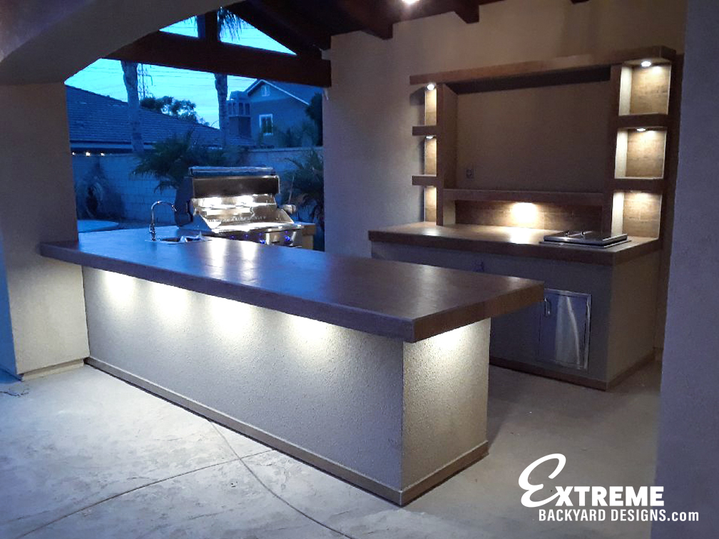 Extreme Backyard Designs Outdoor Kitchens
